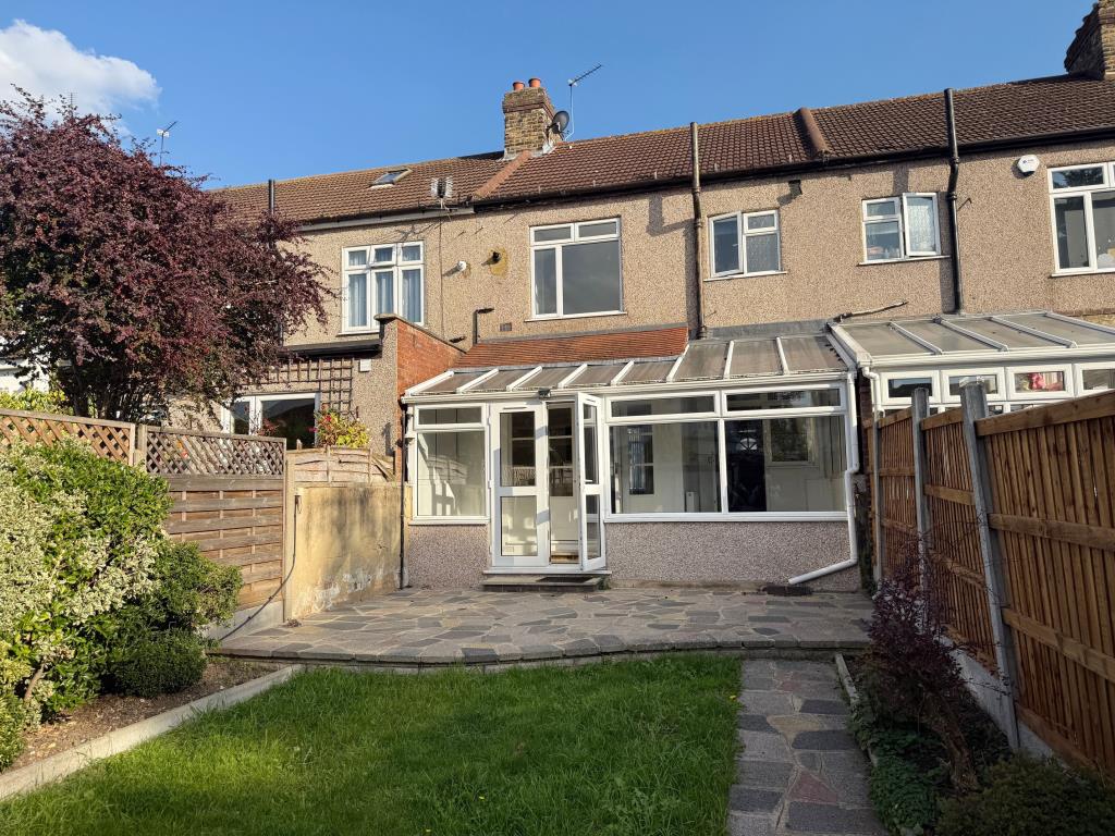 Lot: 59 - THREE-BEDROOM HOUSE FOR REPAIR AND IMPROVEMENT - Rear aspect of property